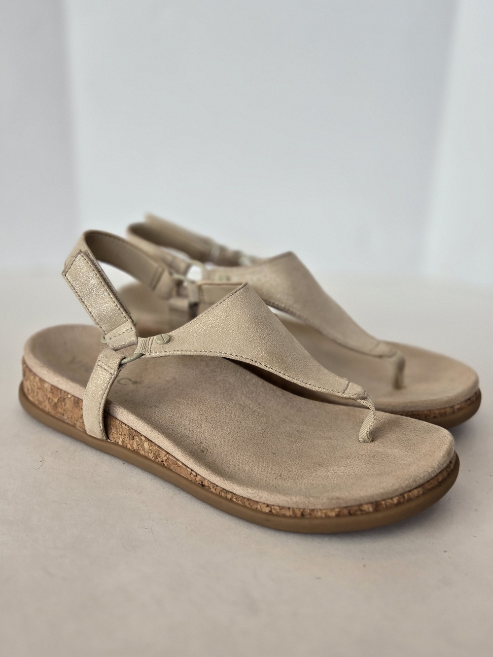 Vionic Beige Cork-Trim Thong Sandals